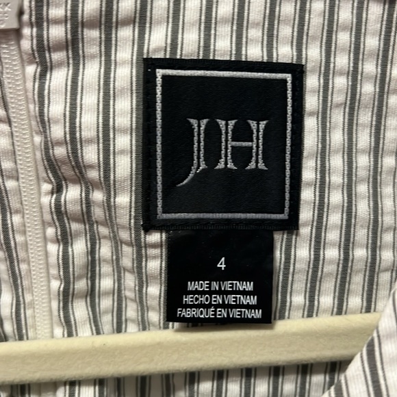 JH grey and white striped women’s size 4 dress - Picture 3 of 3